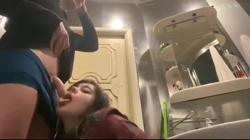 A drunken Russian wife sucks her friend's dick in front of her husband on camera (drunk party pussy blowjob blowjob russian sexwife hotwife blowjob