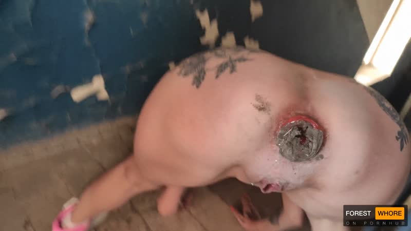 Суёт грязь в жопу и жрёт мусор forest whore hardcore risky public play and porn dirty humiliation, amateur, ukraine pissing